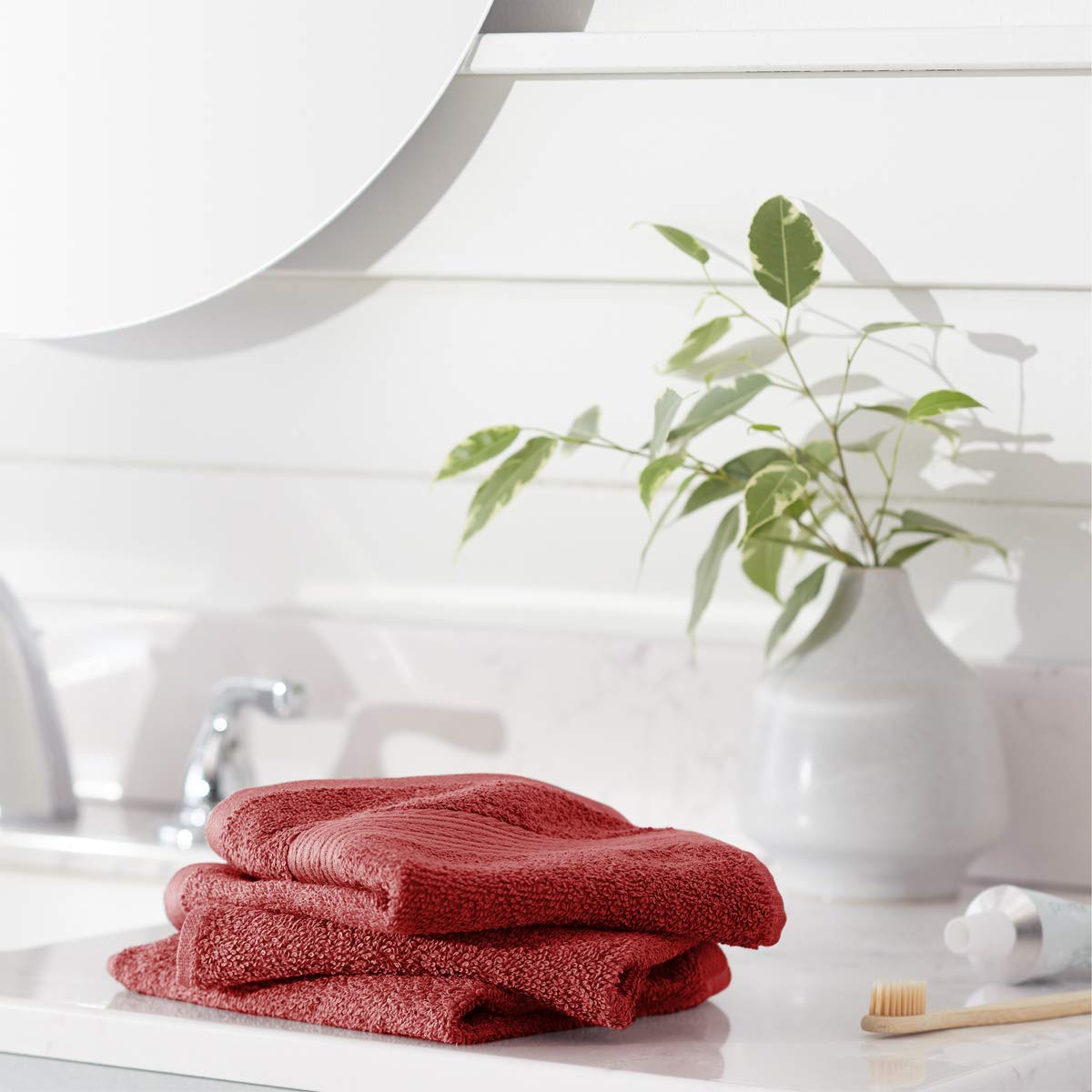 Amazon Basics Soft Bath Towels set , Absorbent Fade Resistant 100% Cotton washcloths 6 Pieces (12" x 12"), Perfect face towels, fingertip towels, Crimson